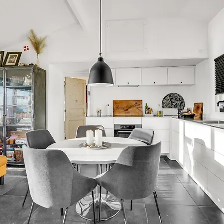 2 Bedroom Amazing In 別荘
